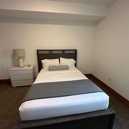 2Br Suite At The Grand Castle Pool Gym & Parking Грандвіл Екстер'єр фото